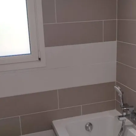 Apartment 4 P Neuf Dans De , Clim, Parking, Jardin Saint-Laurent-du-Var