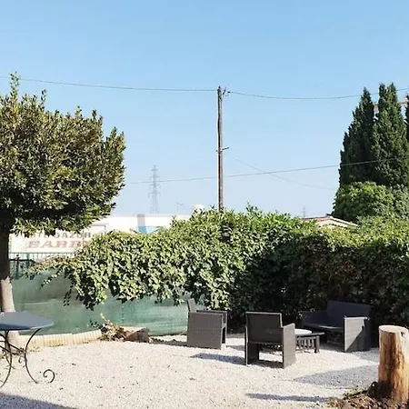 Apartment 4 P Neuf Dans De , Clim, Parking, Jardin